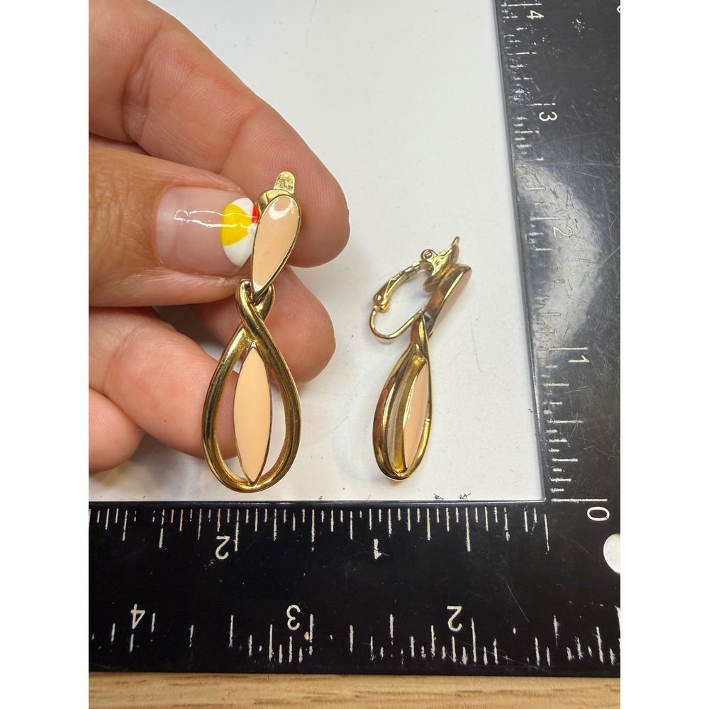 Trifari Gold Tone Peach Enamel Drop Clip On Earrings Signed Vintage Jewelry